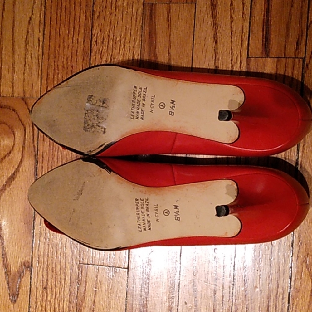 Red pumps - Picture 6 of 11